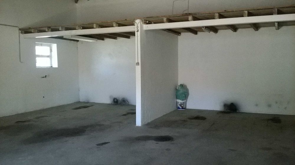 Arrendo Armazém em Assafora / I rent a warehouse in Assafora