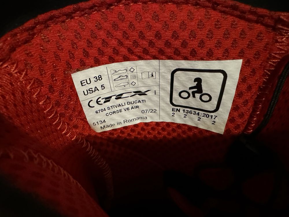Buty dainese torque out 3  rozne rozmiary ostatnie sztuki z magazynu