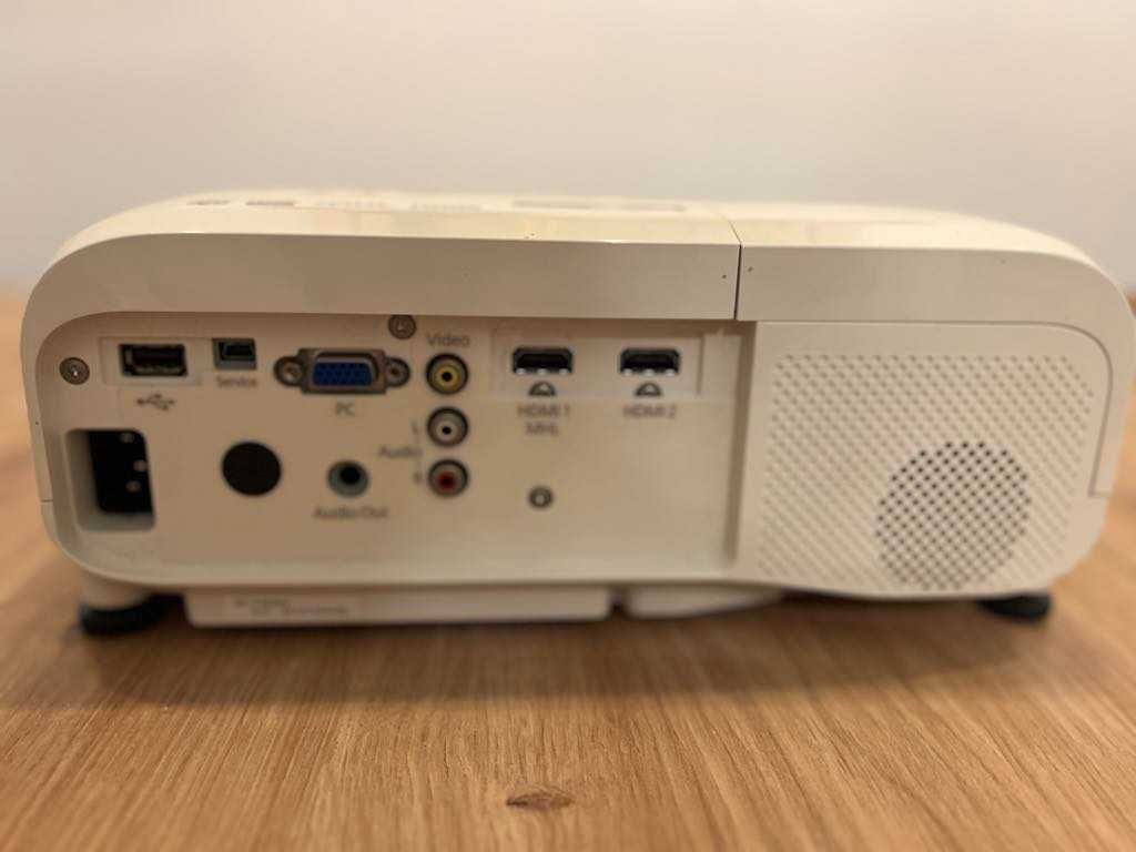 Projektor Epson EH-TW5300 + ekran elektryczny Celexon + uchwyt, piloty