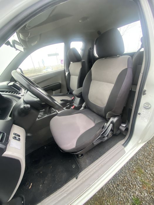Mitsubishi L200 4x4  2.5 DI-D Invite Club 3 lugares
