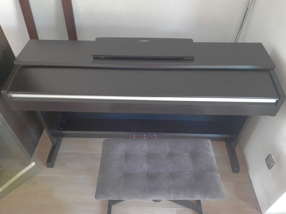 Pianino cyfrowe Yamaha + siedzisko