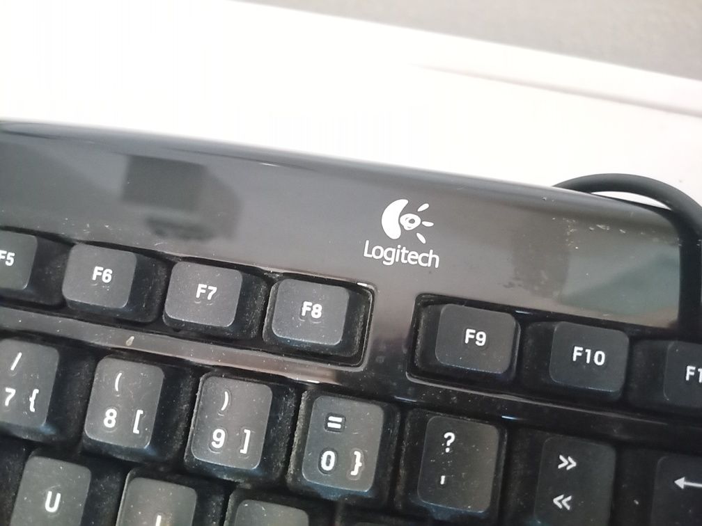 Teclado Logitech Classic Keyboard