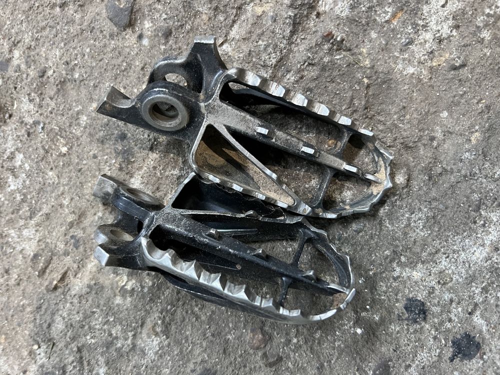 Pegi stopki honda crf 250 / 10-13