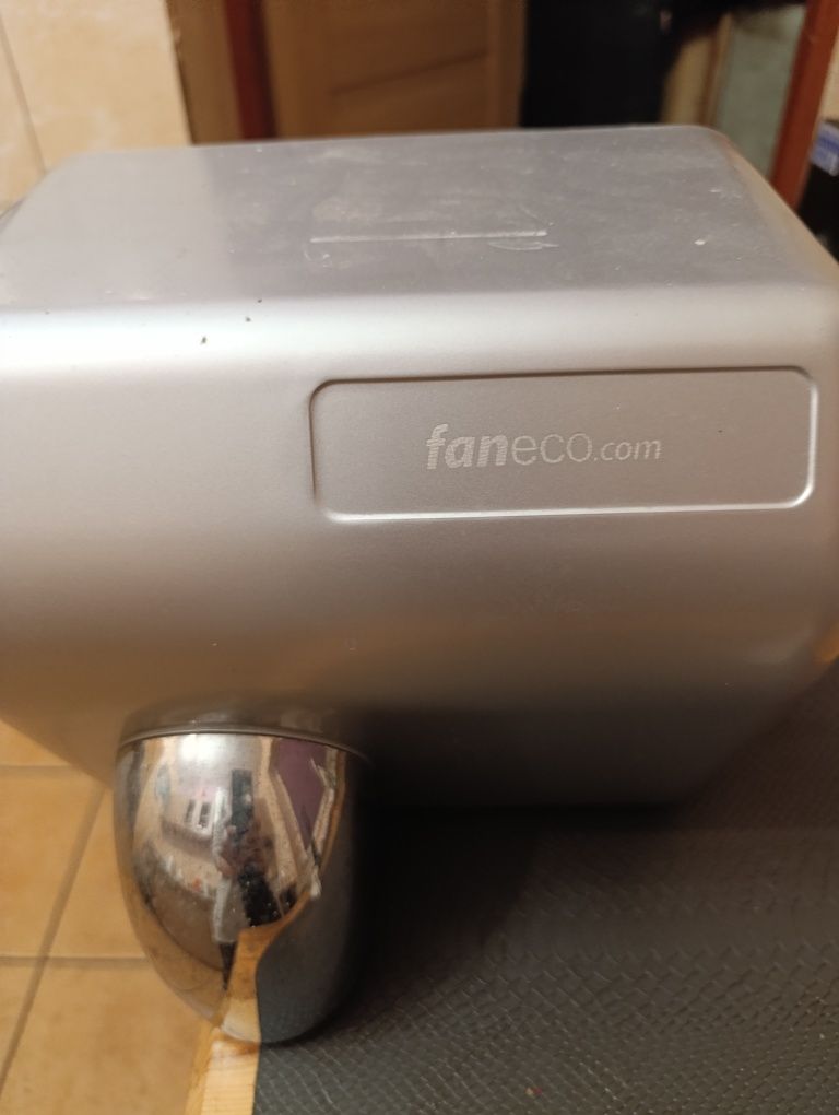 Suszarka do rąk Faneco PONENTE 2300W, srebrna, szybkie suszenie

Produ