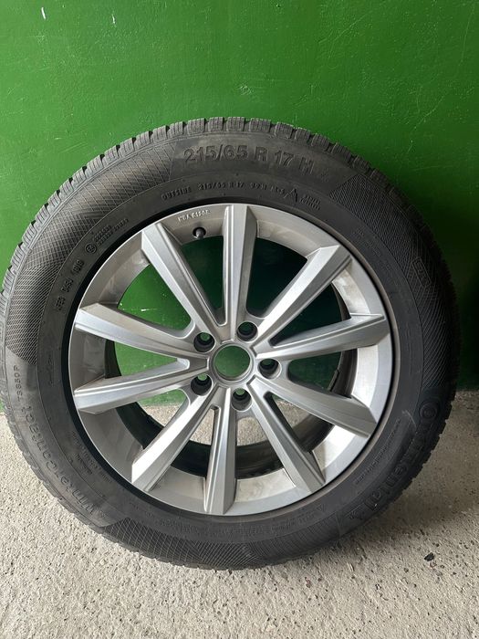 Felgi oryginalne z oponami zimowymi Continental VW 17