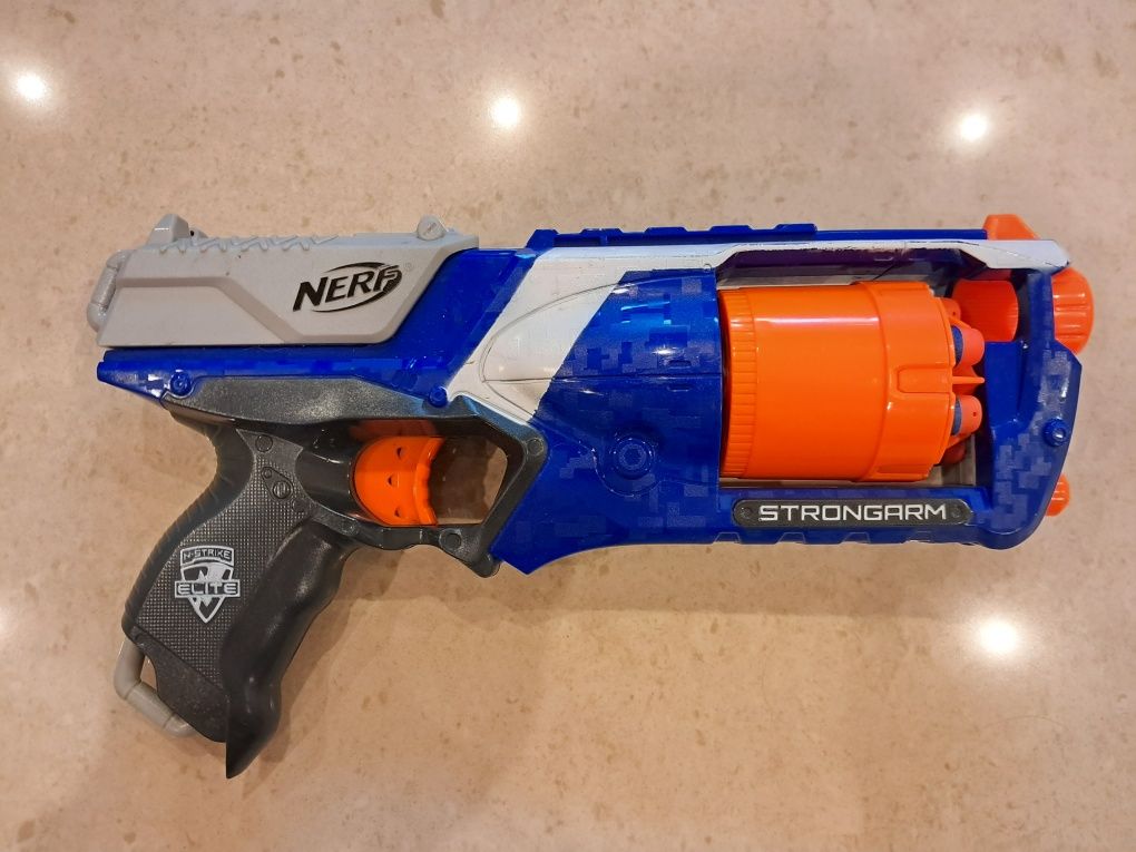 Nerf strongarm бластер