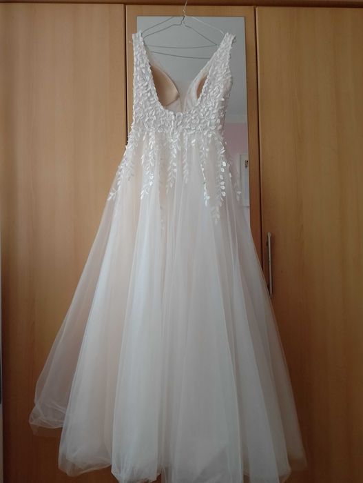 Suknia Ślubna - BRZOSKWINIOWA,  moty LIŚCIA