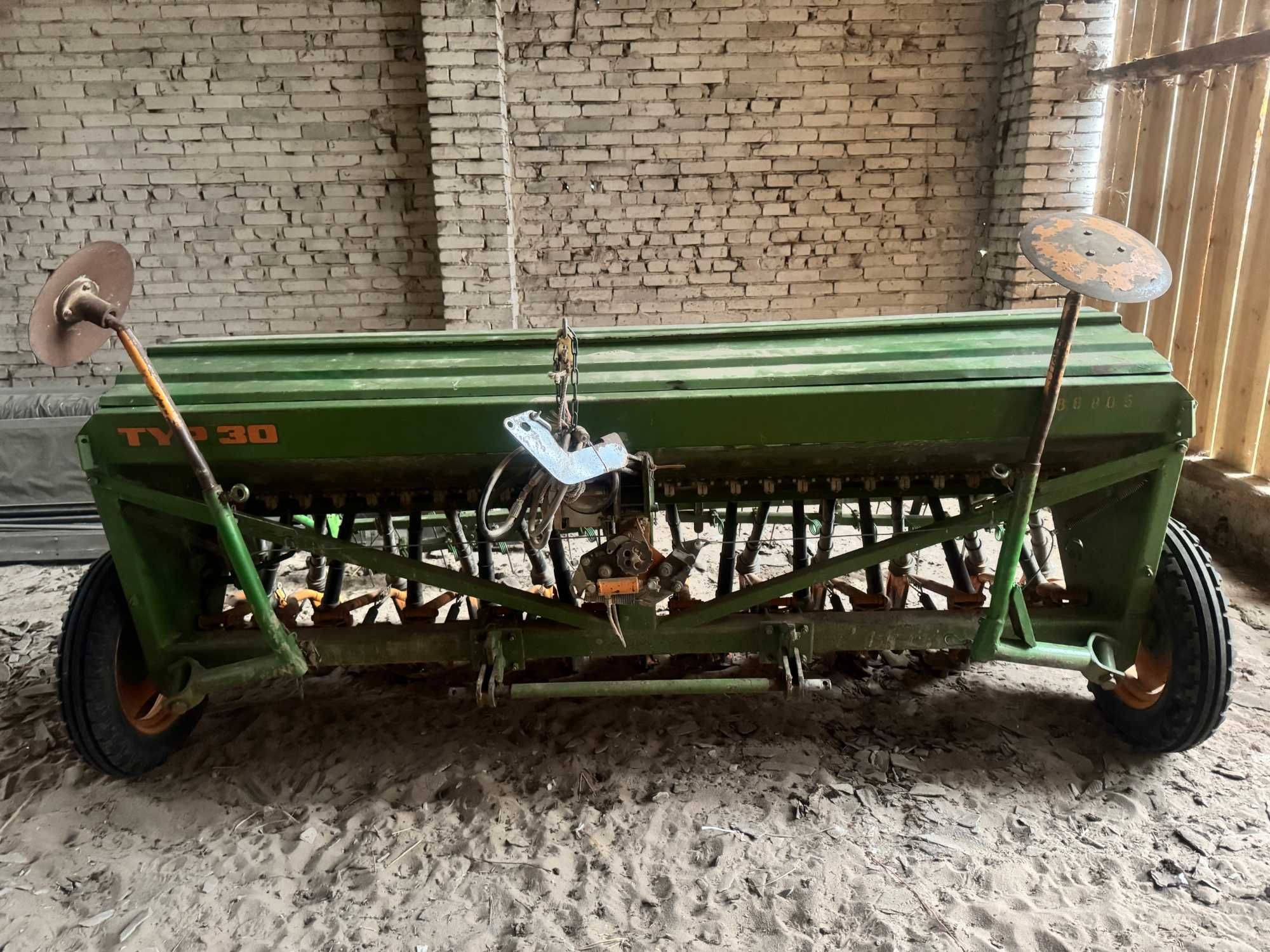 Siewnik Amazone 3m + agregat aktywny rau