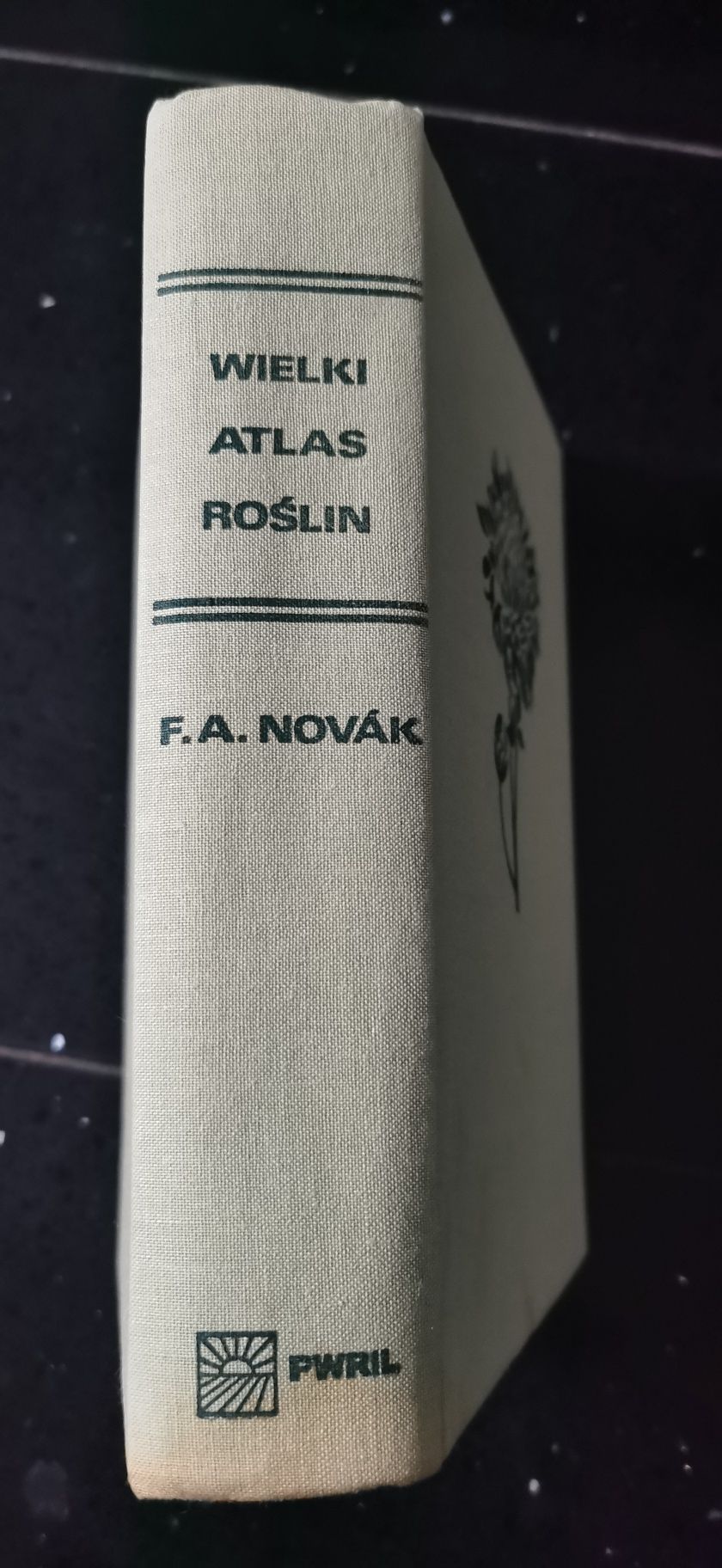 Wielki atlas roślin Novak