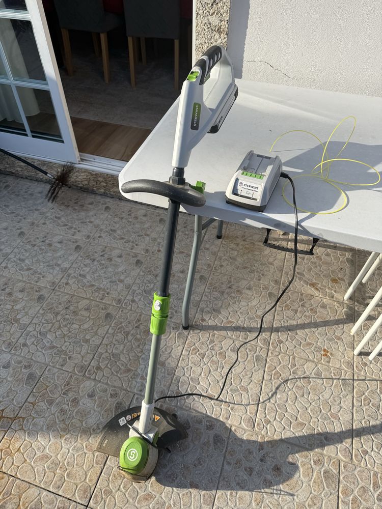 Maquina cortar relva