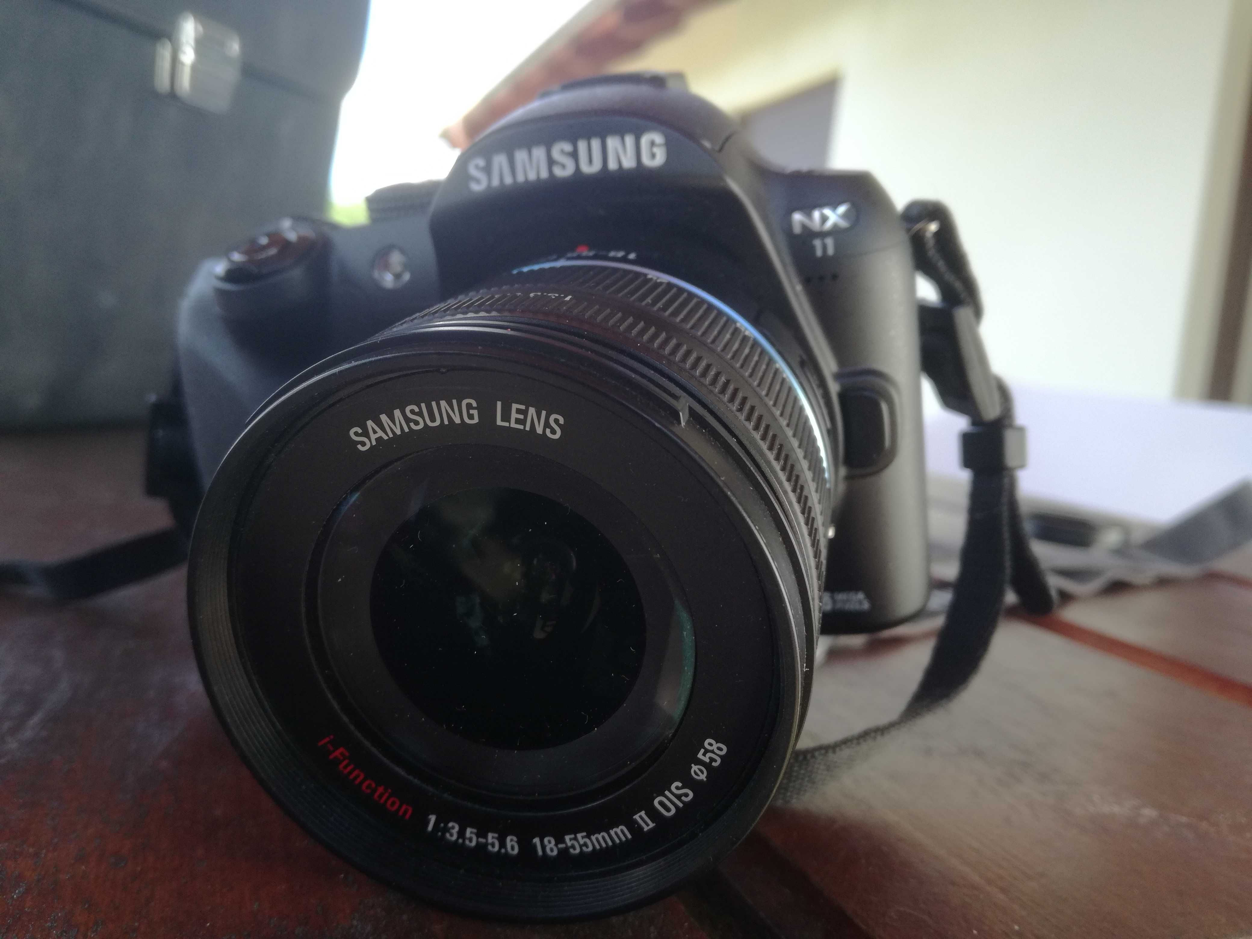 Samsung NX11 z obiektywem 18-55mm