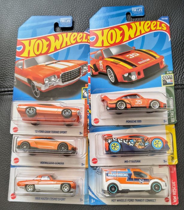 Hot Wheels pomarańczowe