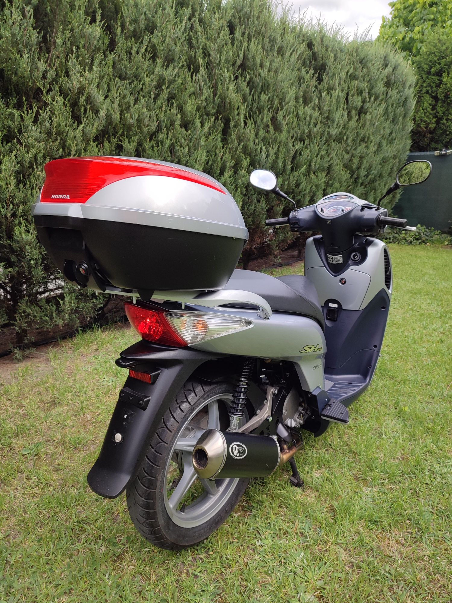 Honda SH 125 SHi wtrysk duże koła kufer Pantheon Burgman PCX