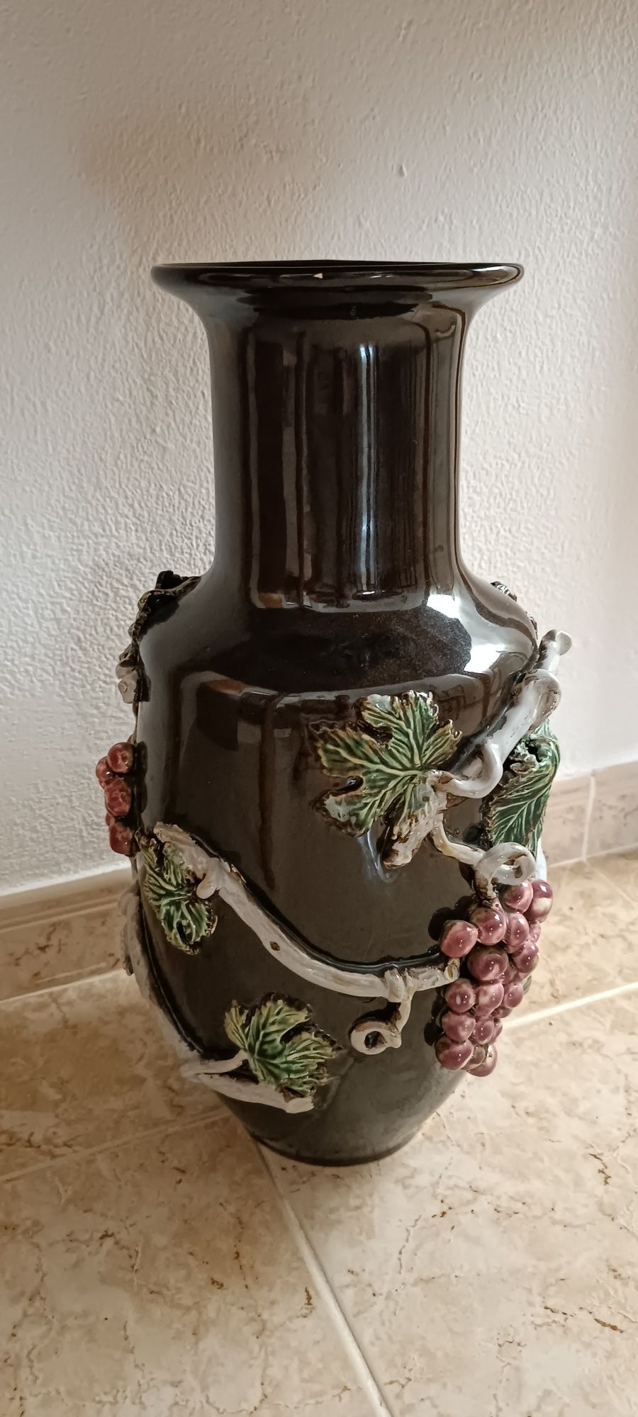 Jarro tema vinico