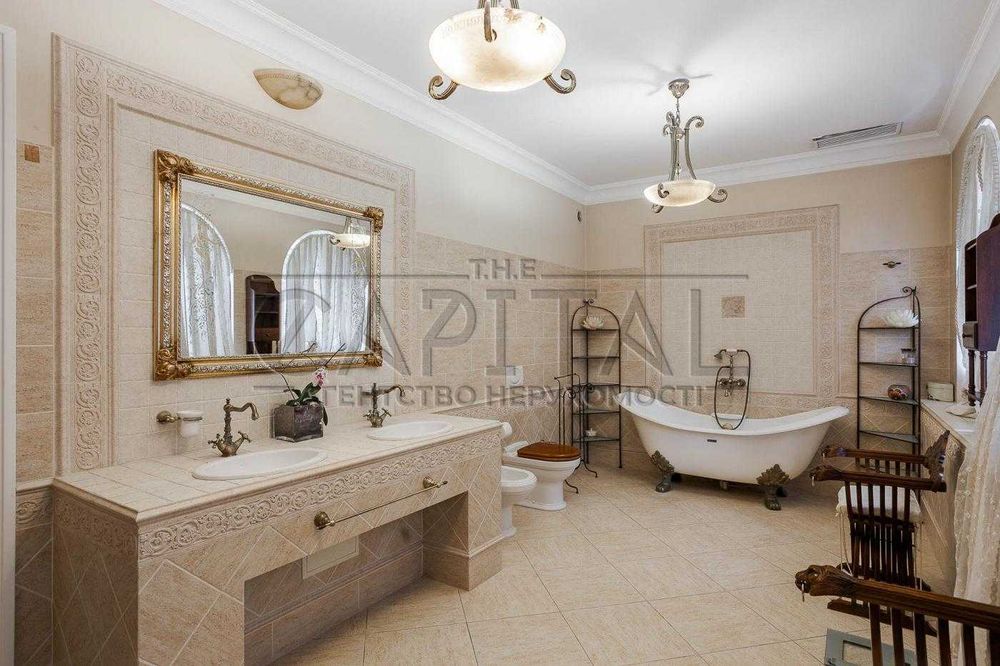 Продажа 3-этажного дома в Киеве, Печерский р-н, Царское село.