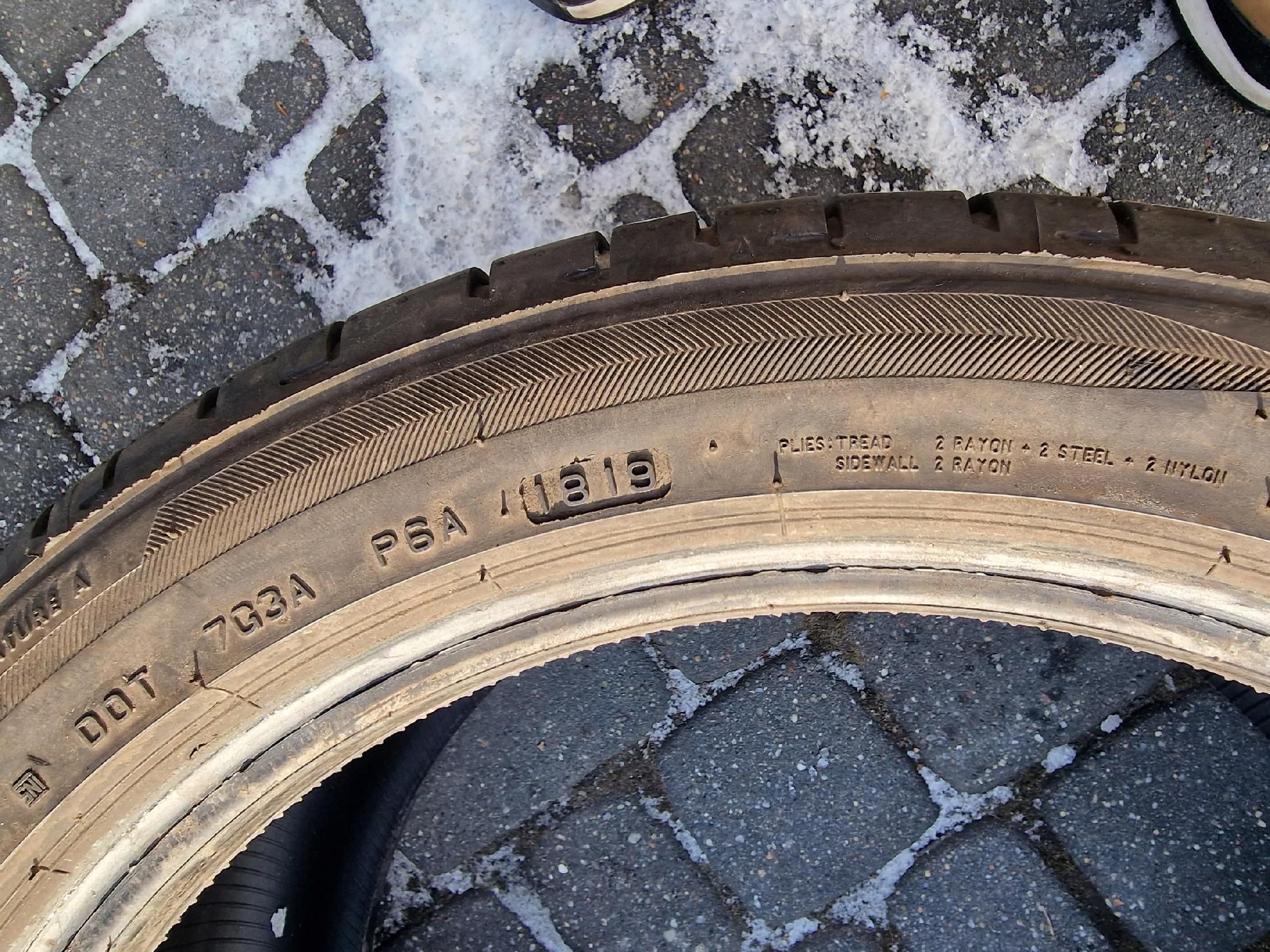 Opona Bridgestone Potenza S001 - 255/40/18