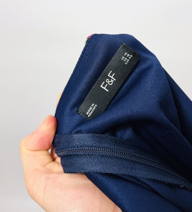 Granatowy kombinezon w kwiaty na ramiączkach XL 42 F&F