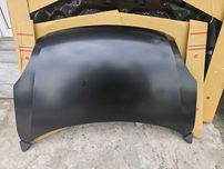 Капот на Suzuki Swift Cузуки Свифт