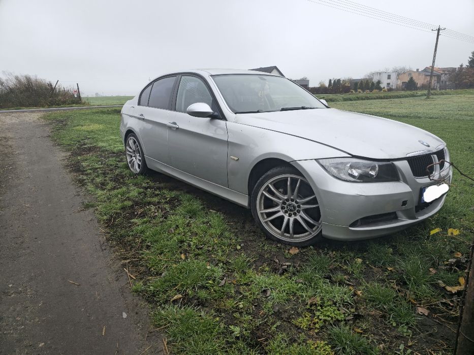 BMW E90 318i 2.0