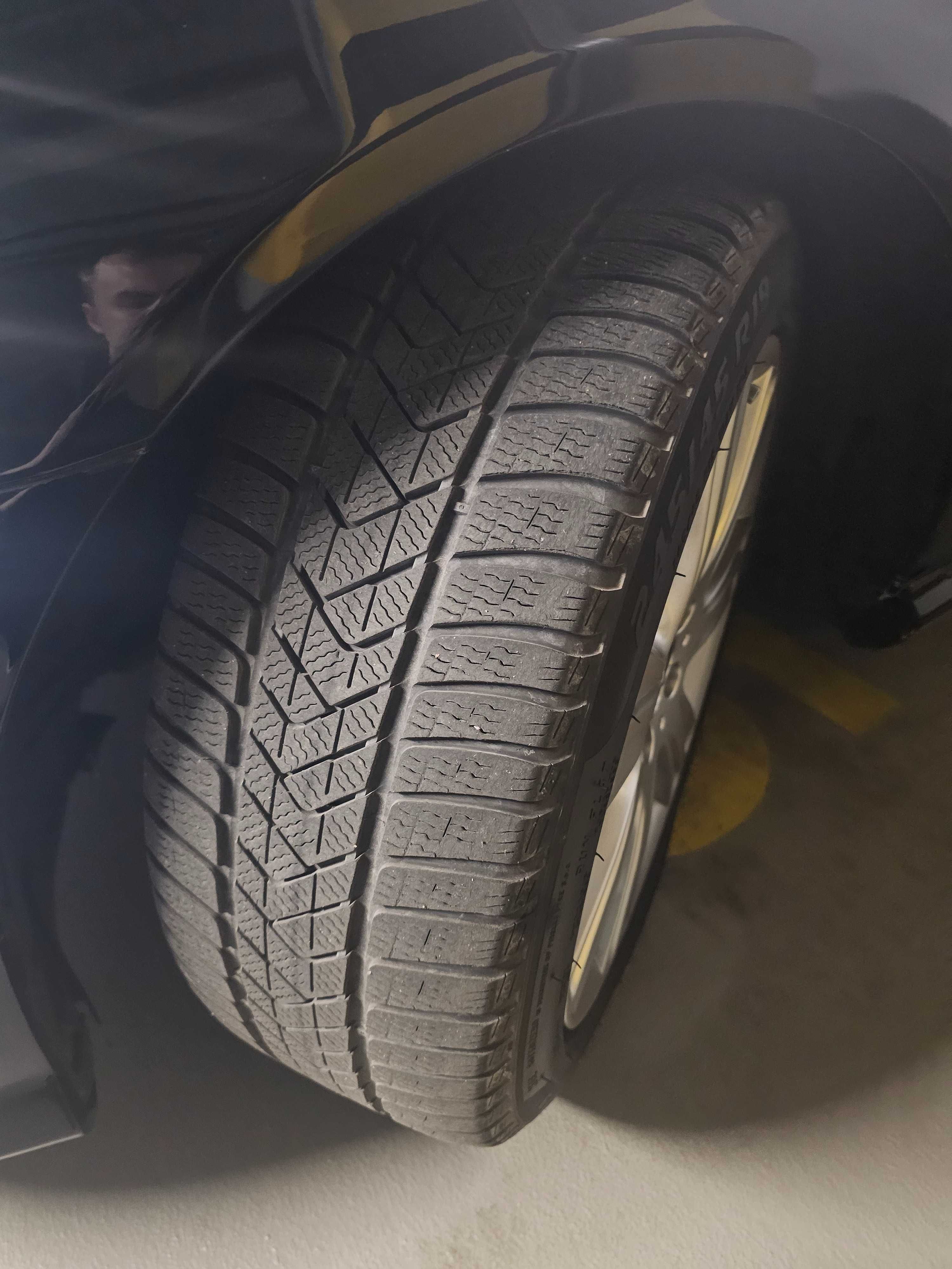 Pirelli Sotozerro 3 245/45/19