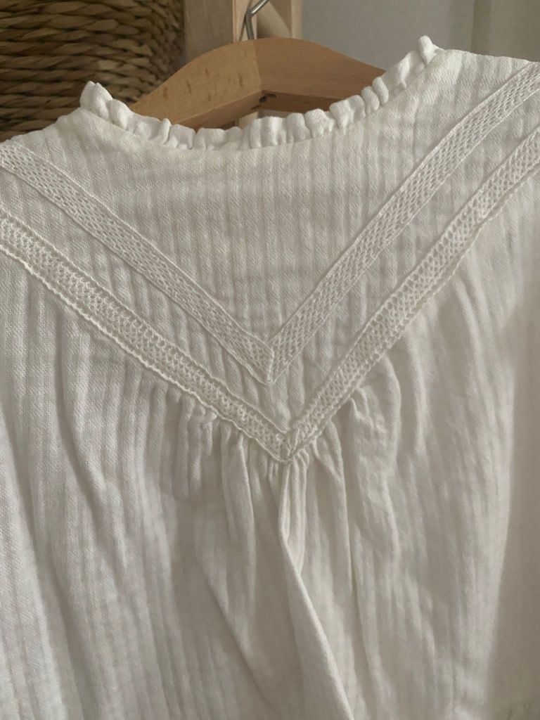 Blusa Zara em algodão com pormenores
