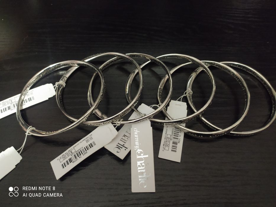 Брослет"Charlie"  новый 20 гривень