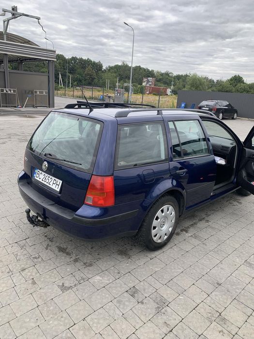 Volkswagen гольф 4 універсал, 2004 року.
