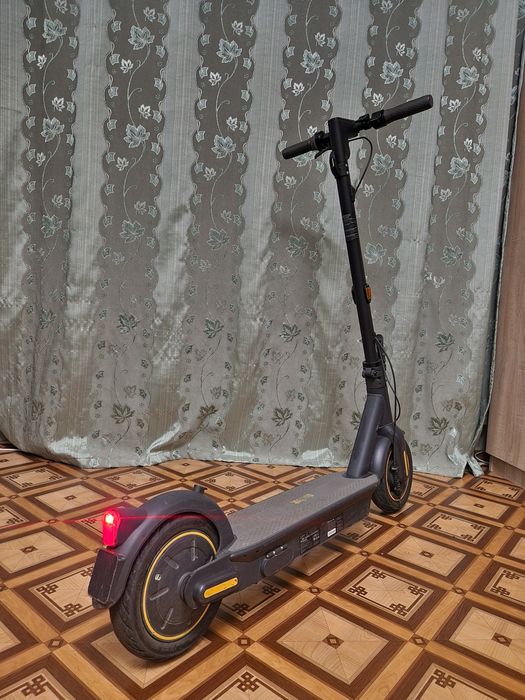 Електросамокат Ninebot Kickscooter g30e ii