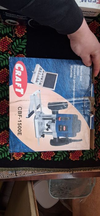 Ручной фрезер б / у полный комплект в коробке