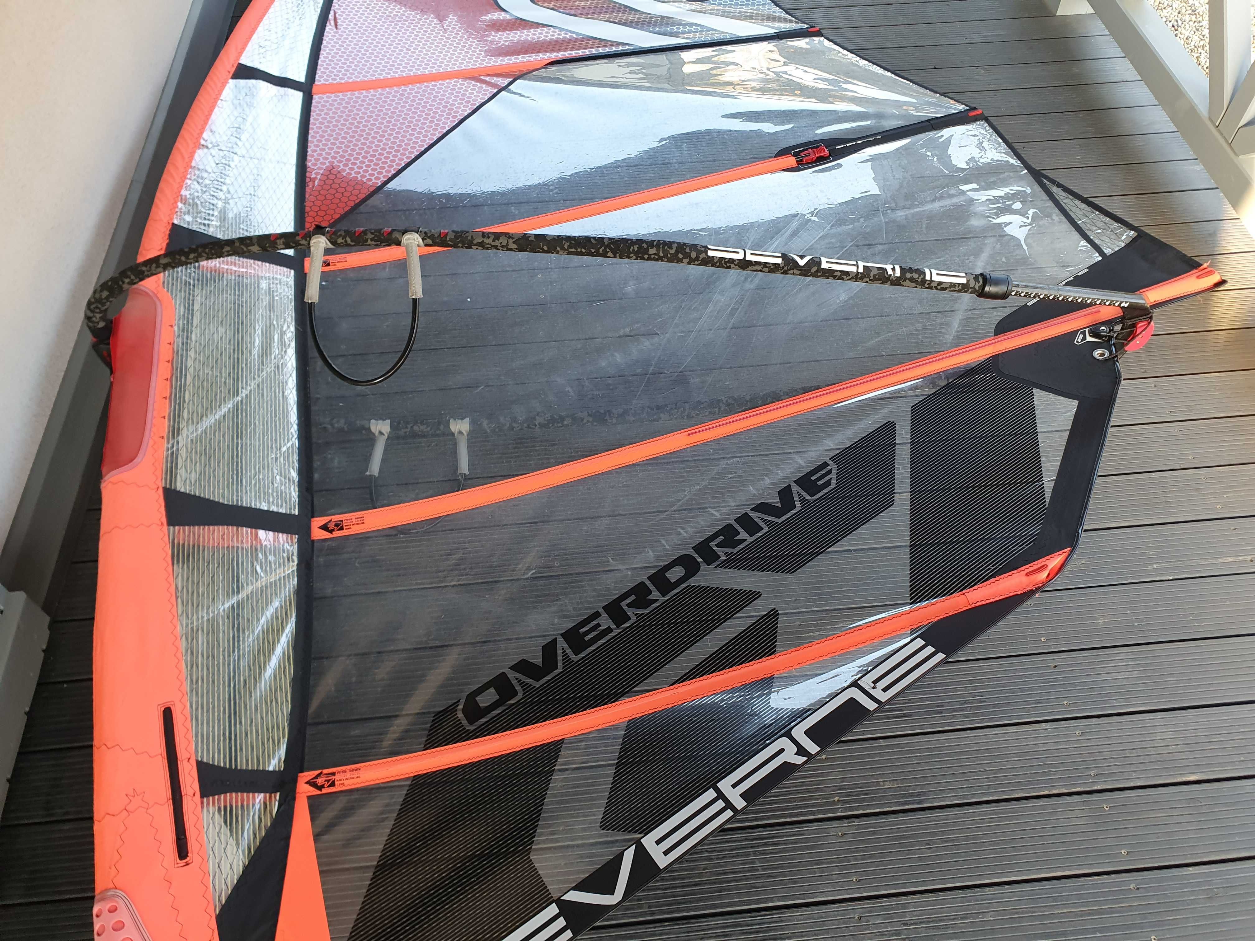 Trzy kamberowy żagiel windsurfingowy Severne Overdrive R7  7,8