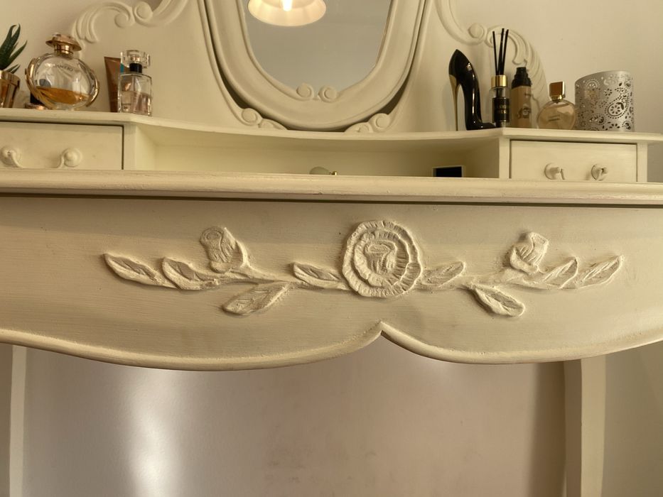 Toucador em madeira macissa lacado a branco