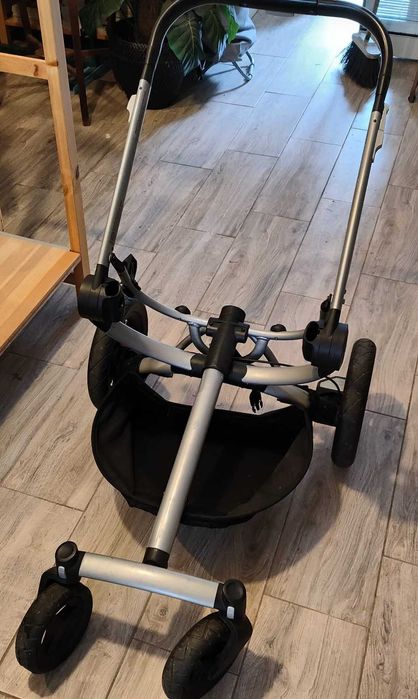 ovo e carrinho bebé