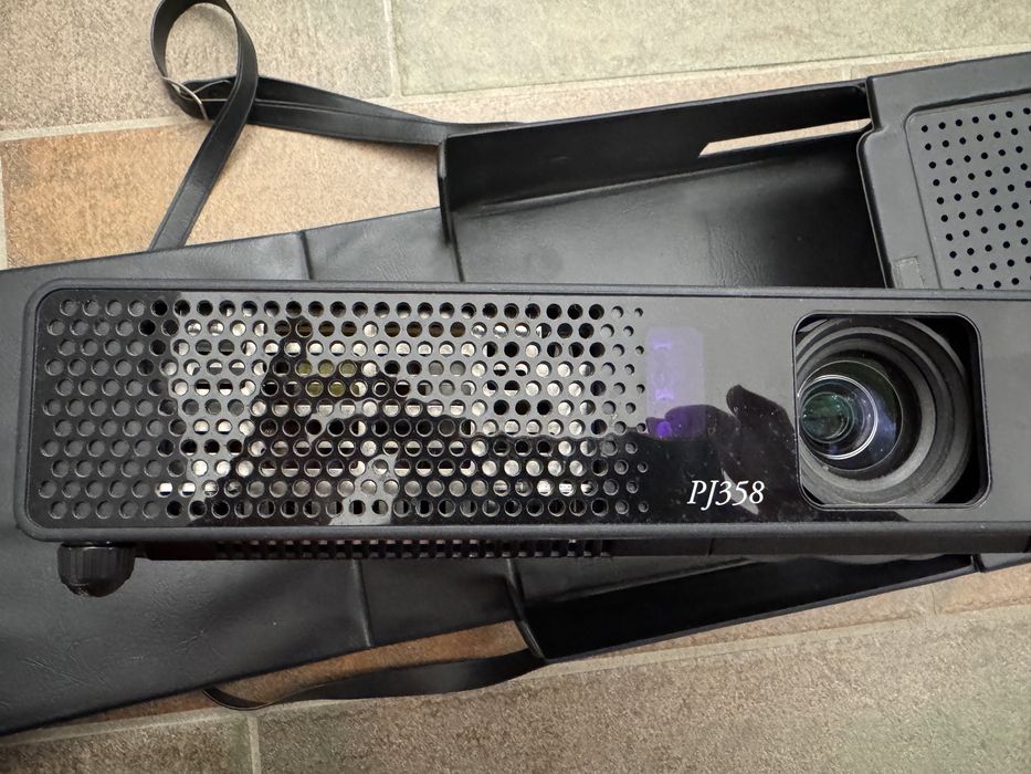 LCD-проєктора ViewSonic PJ358.