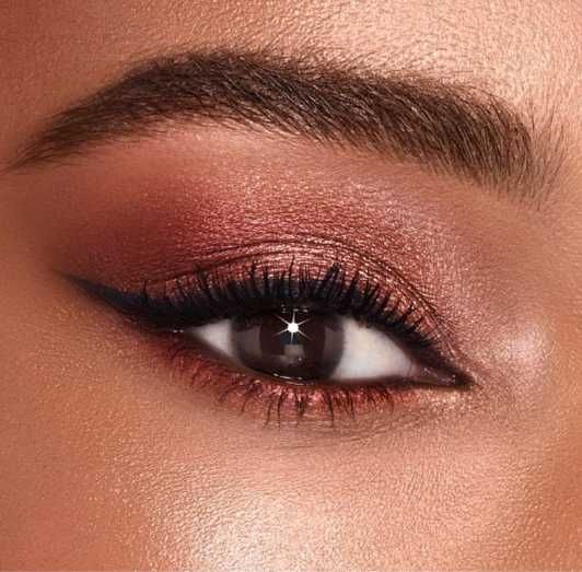 Charlotte Tilbury Luksusowa paleta cieni do powiek FIRE ROSE 4,5 g