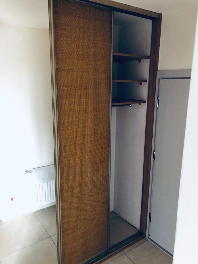 Ogromna szafa przesuwna lustro/rattan sypialnia przedpokoj