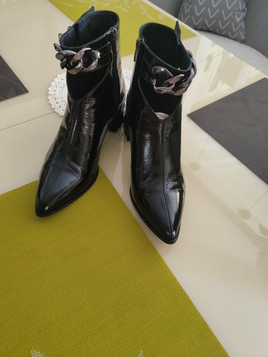 Чобітки жіночі. Натуральна шкіра лак.