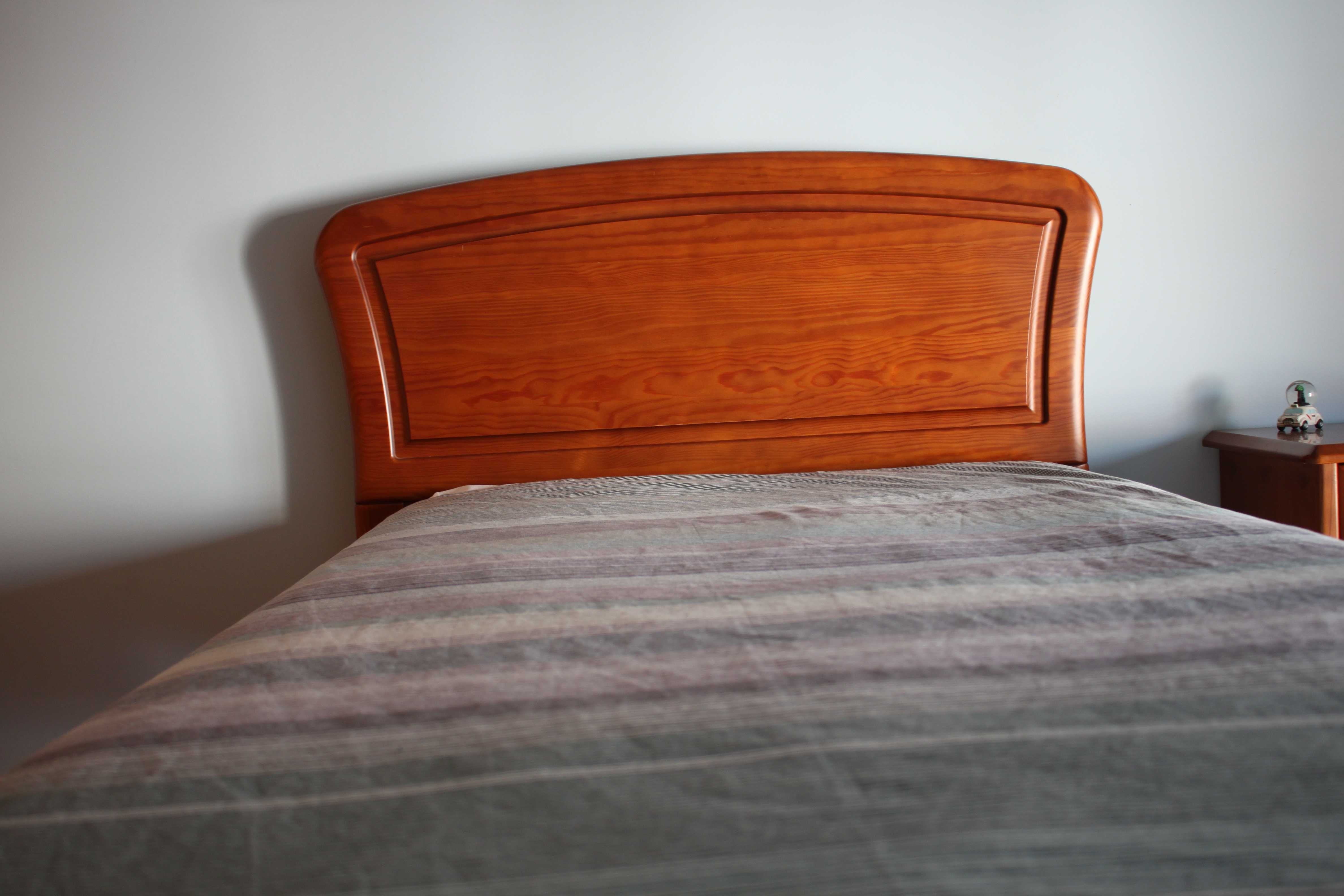 Cama Solteiro Castanha Madeira Maciça