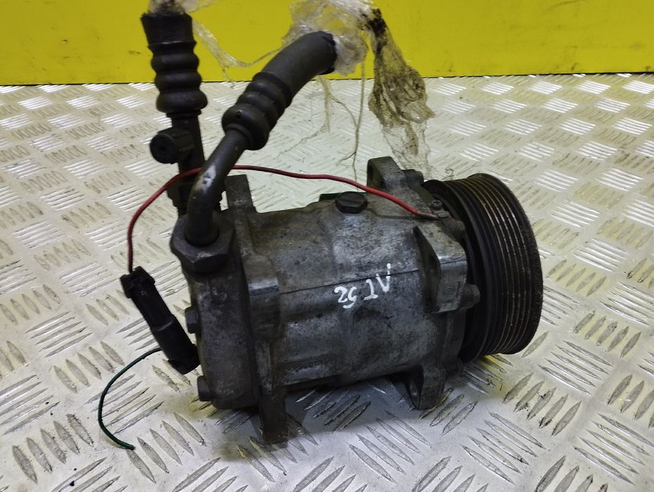 Компресор кондиціонера 2.5 Volkswagen LT Фольцваген ЛТ 75 кв