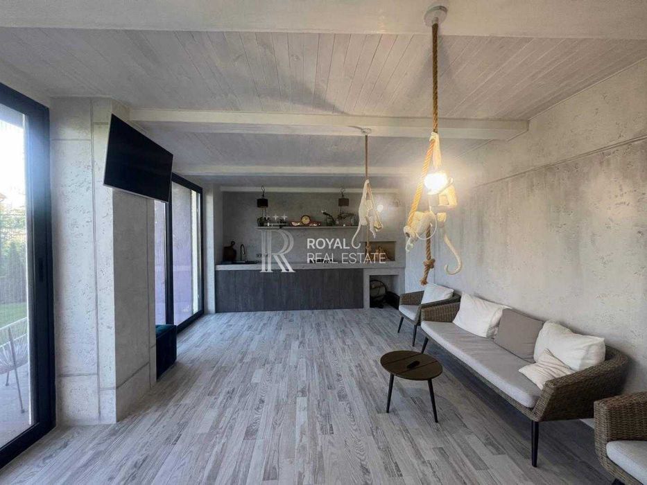 Осещина Продаж Будинку КМ Троянда з Ремонтом 240м2 8 сотих 6к