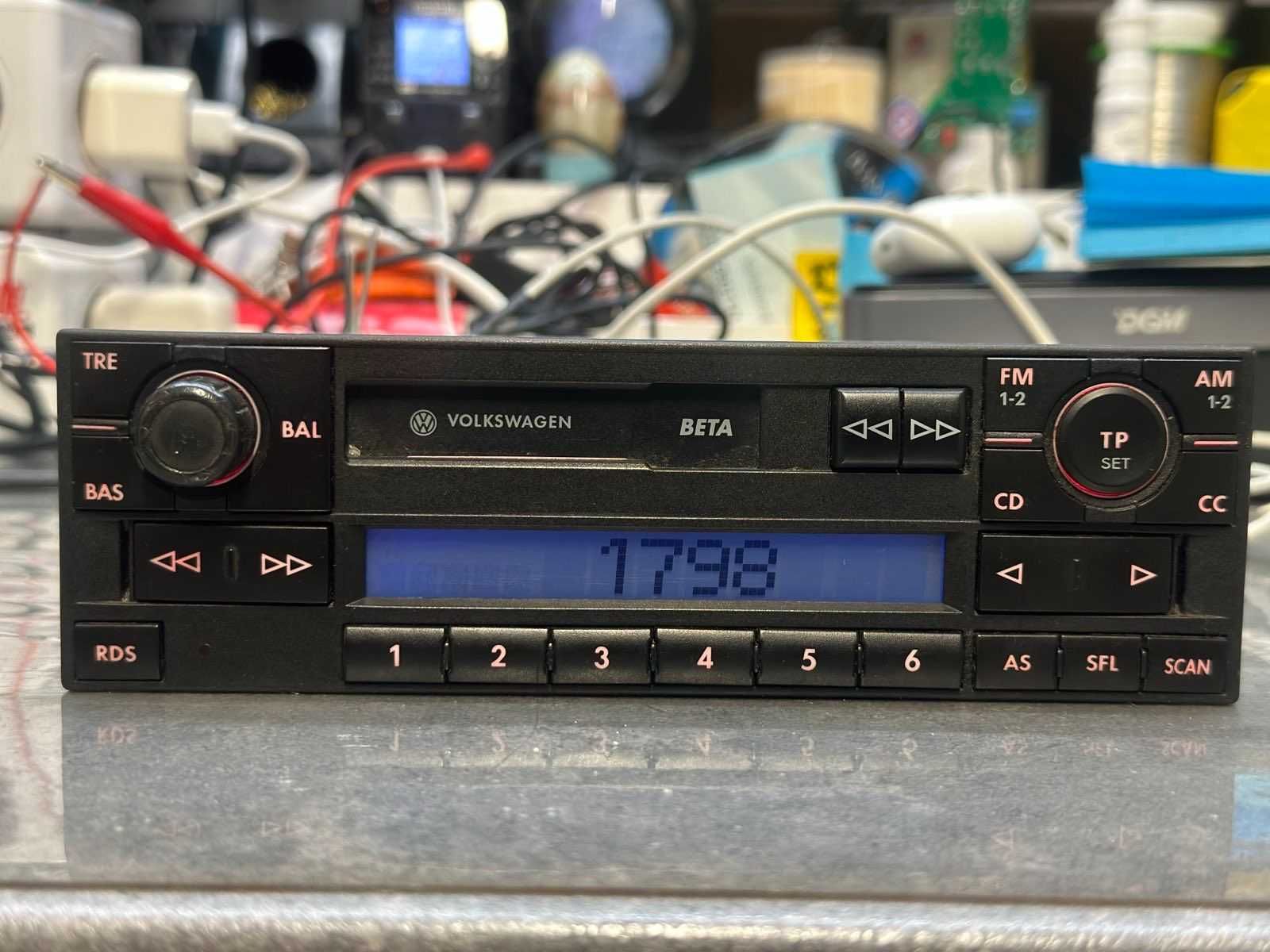 Fabryczne Radio VW Beta Passat Golf Transporter Caravele Lupo Fox