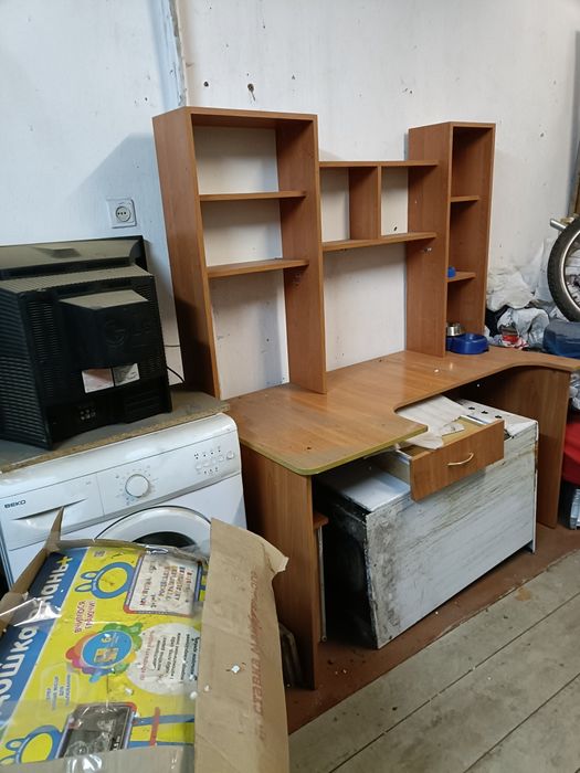 Комп'ютерний стіл