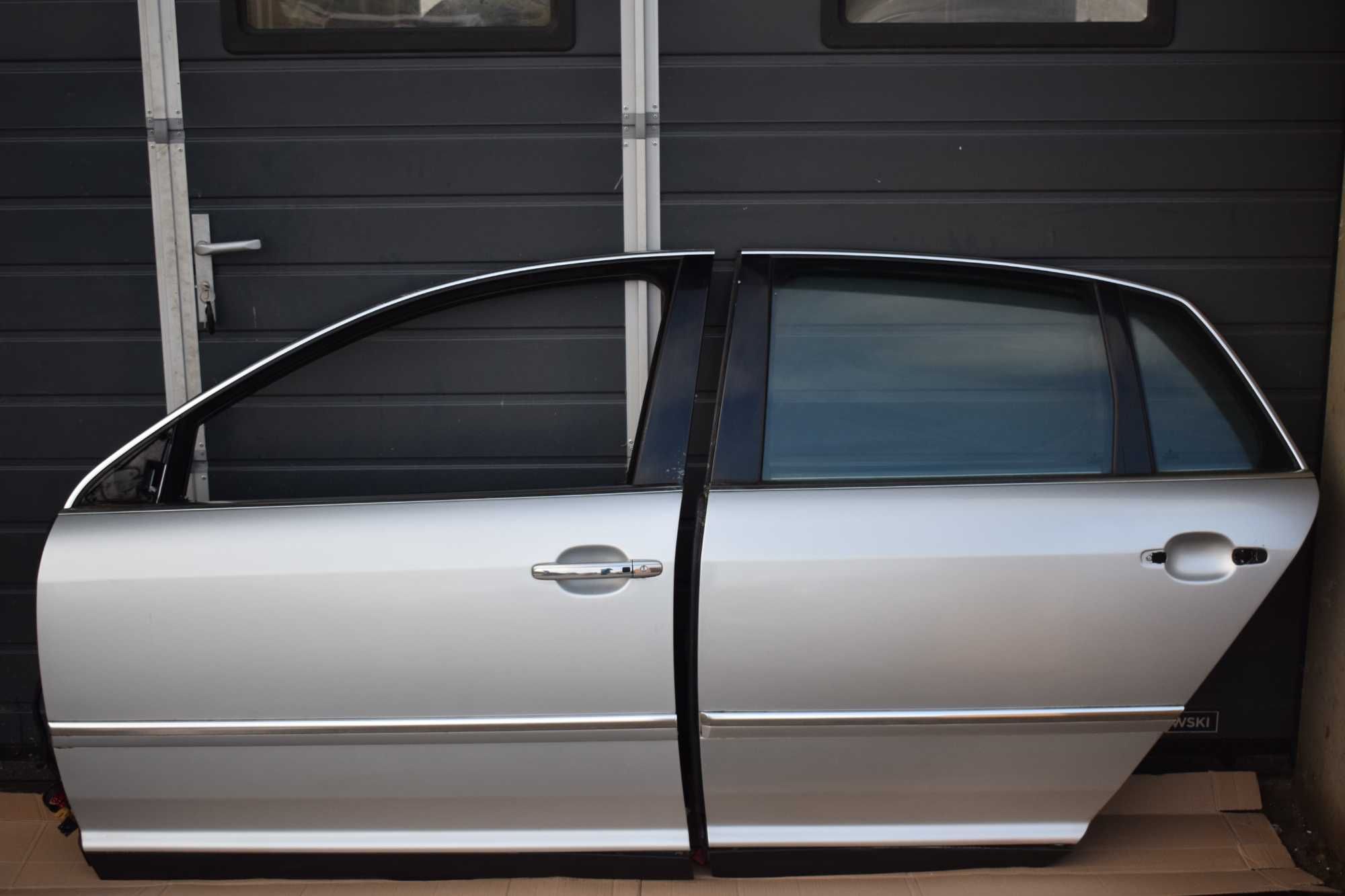 Vw phaeton 02r drzwi lewe tył LG9R.komplet