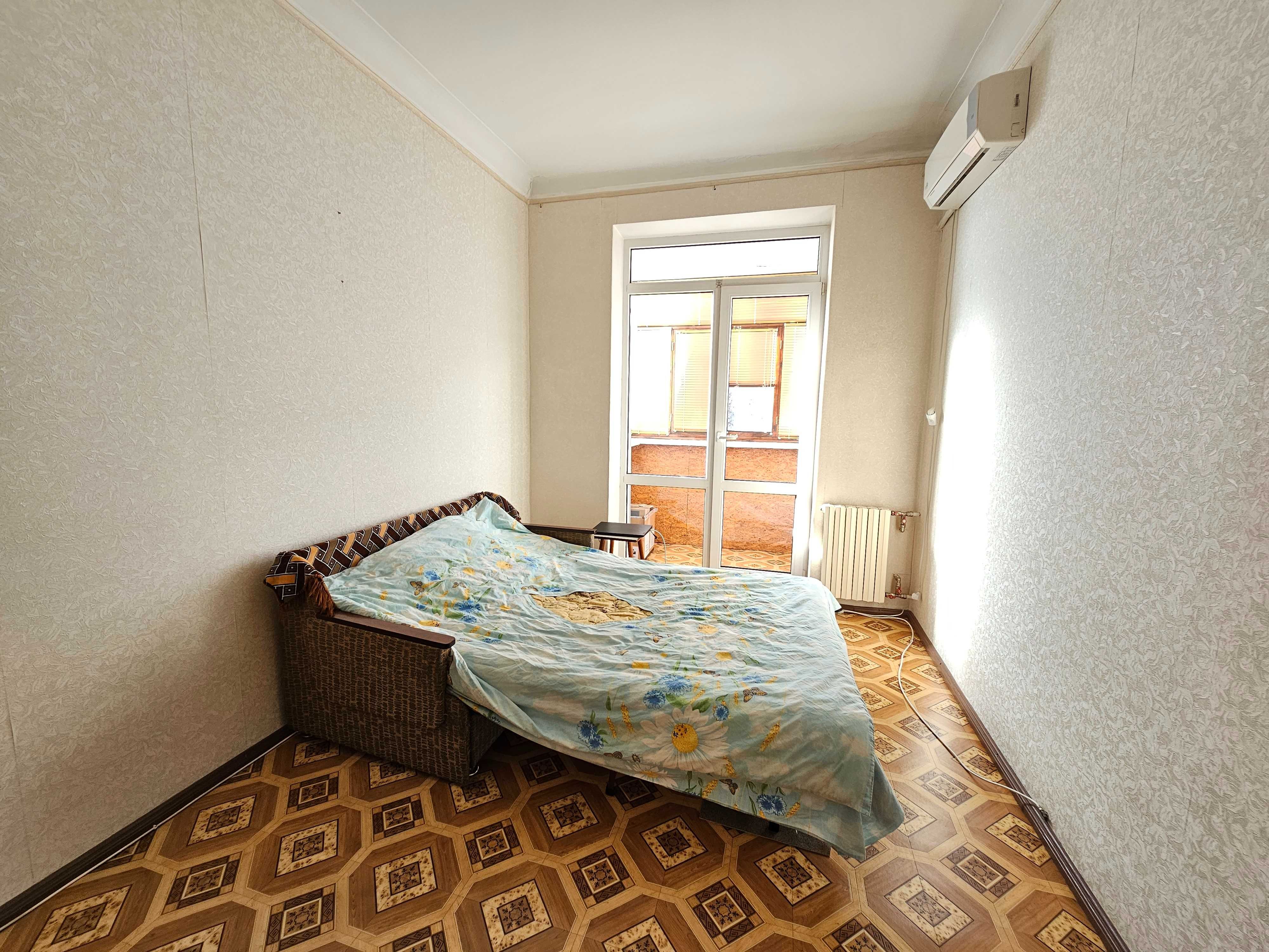 Продаётся двухкомнатная сталинка на автовокзале, Днепр шоссе