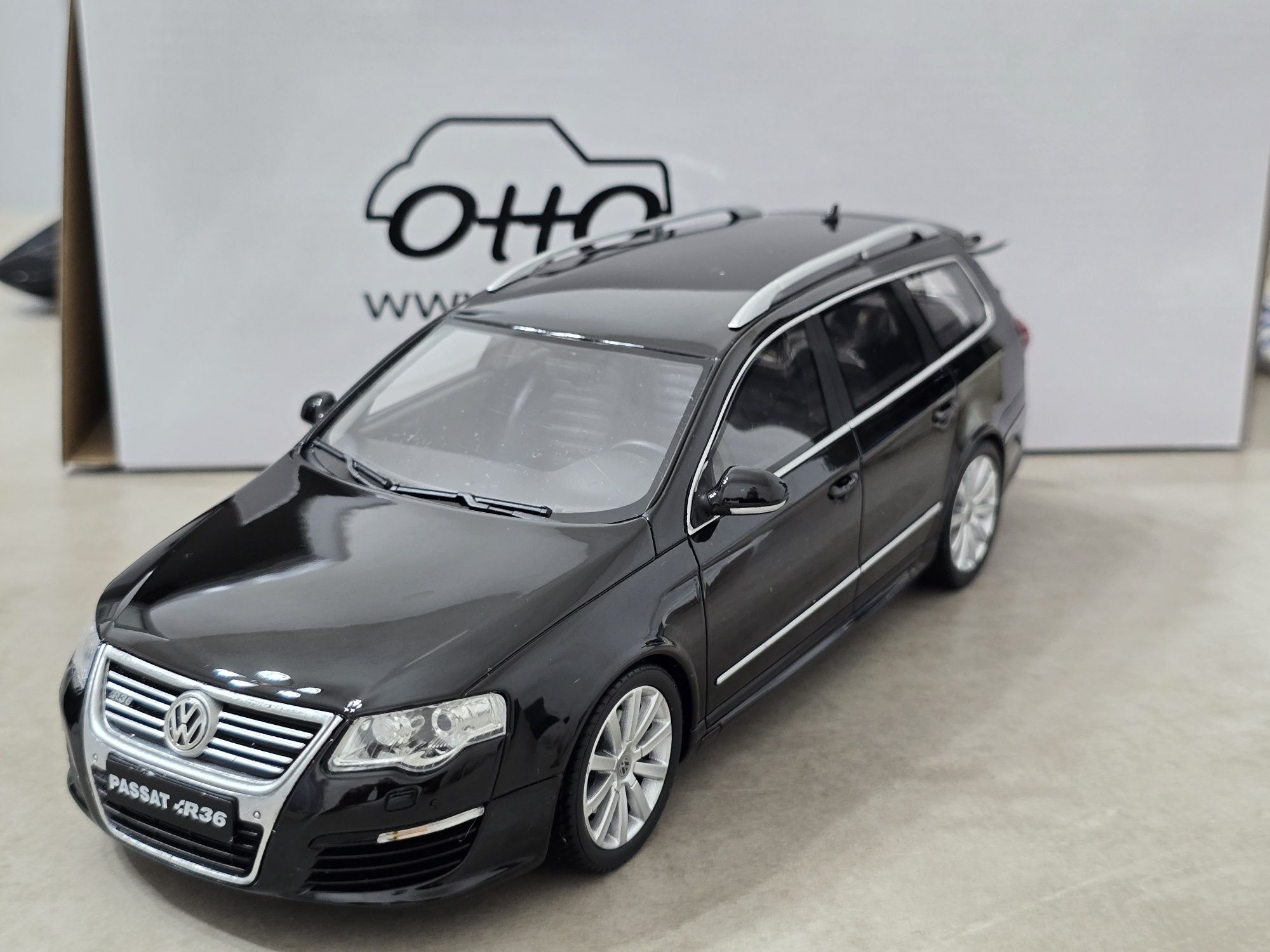 1/18 Volkswagen Passat R36