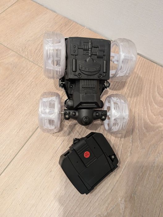 Машинка на радіоуправлінні робот пульт перевертиш