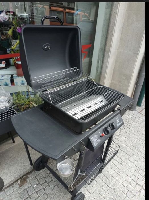Grelhador barbecue a gas