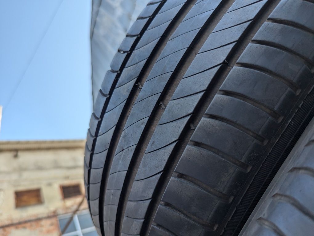 215/60R16 Michelin Primacy 4