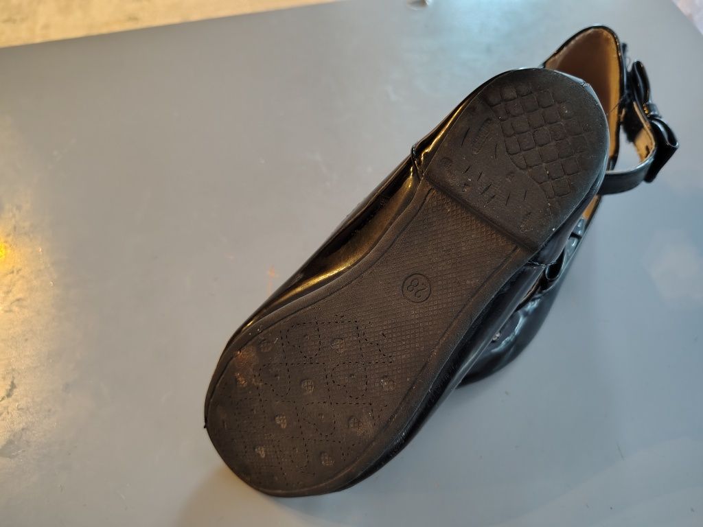 Bucik balerinki czarne dla dziewczynki rozm. 28 (wkł. 18 cm)