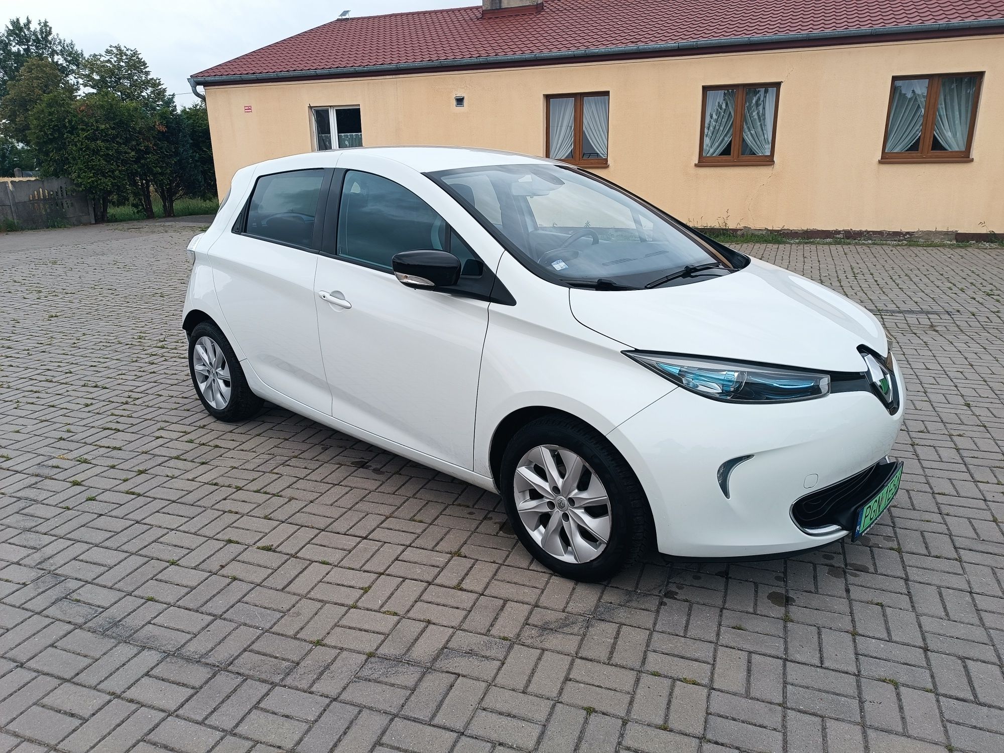 Renault Zoe z Niemiec, zarejestrowany stan bardzo dobry