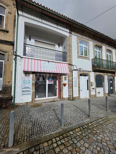 Moradia T2 / Carregal do Sal, Currelos, Papízios e Sobral